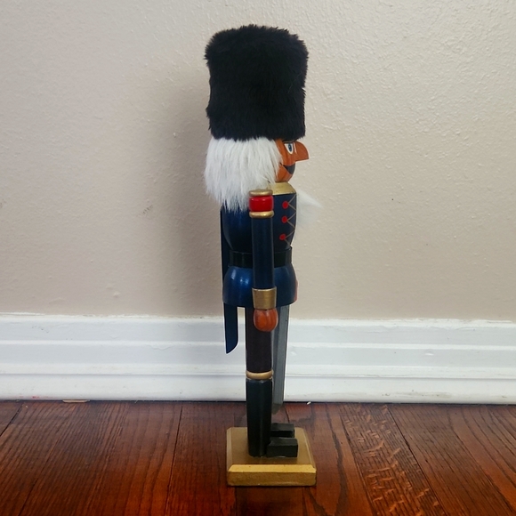 Nutcracker - Picture 4 of 5